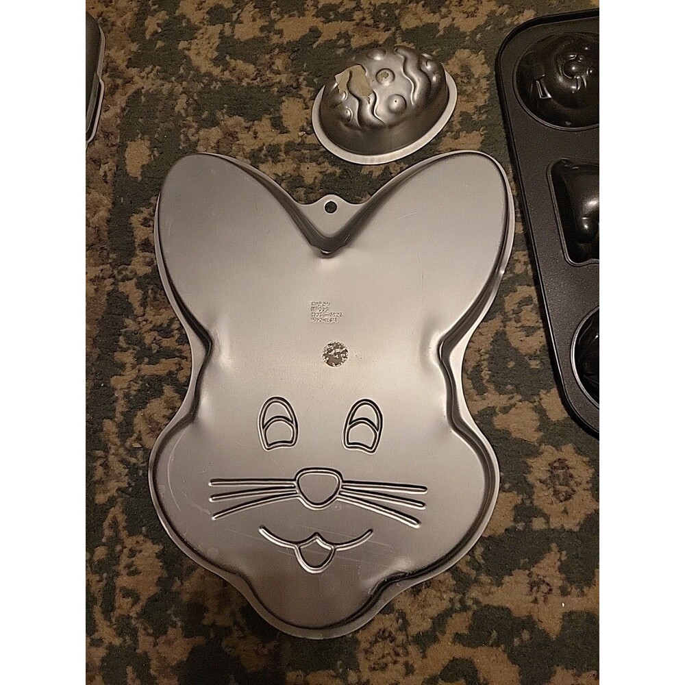 Wilton Enterprises Aluminum Bunny Cookie Pan, Mini Easter Egg Bunny Cake Pan Vtg